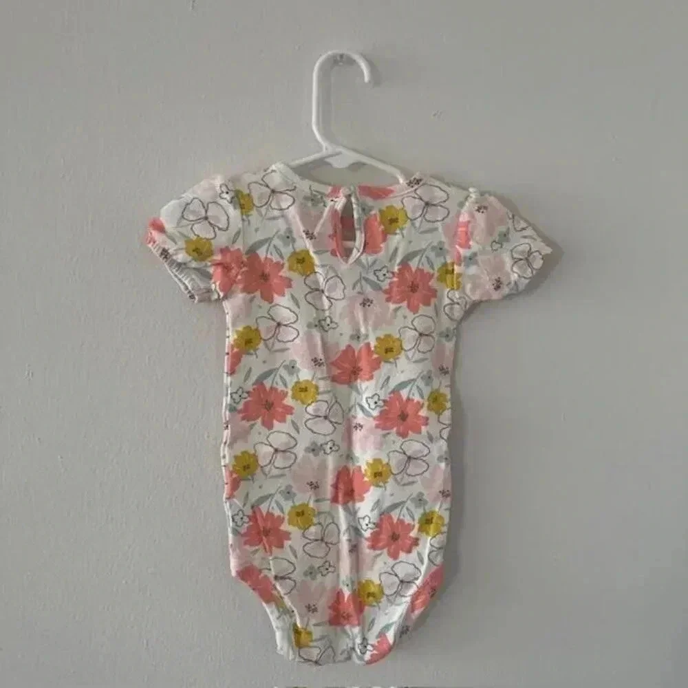 Child of Mine by Carter's baby girl bodysuits Floral pattern all over Size 12 mo
